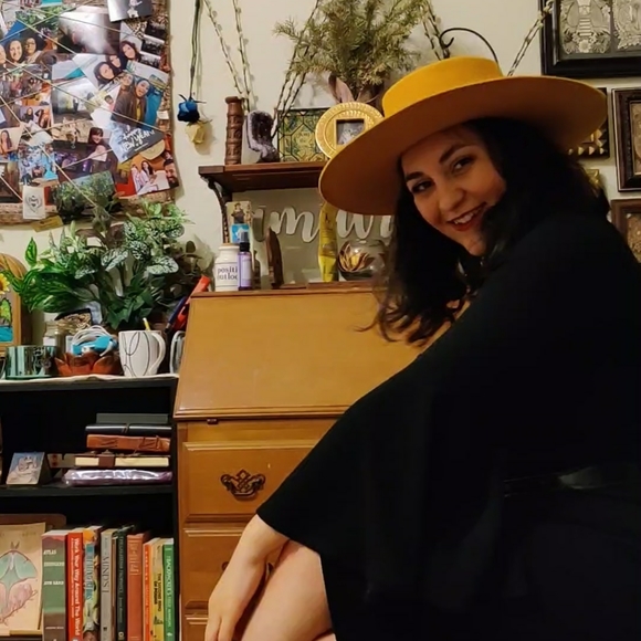 Meet the Posher - Picture 4 of 8